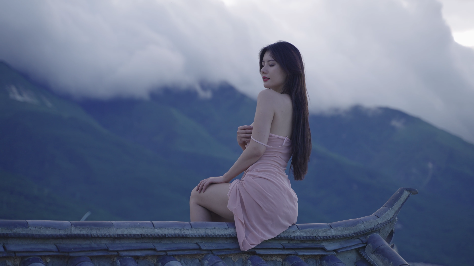 Mẫu nữ khoe thân hình nóng bỏng đầy mê hoặc và cực kỳ khiêu dâm